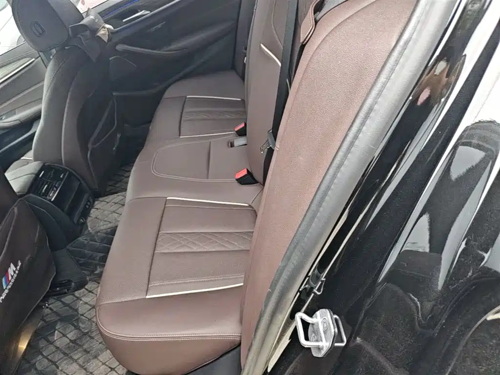 BMW 5 Series 2023 — фото 17