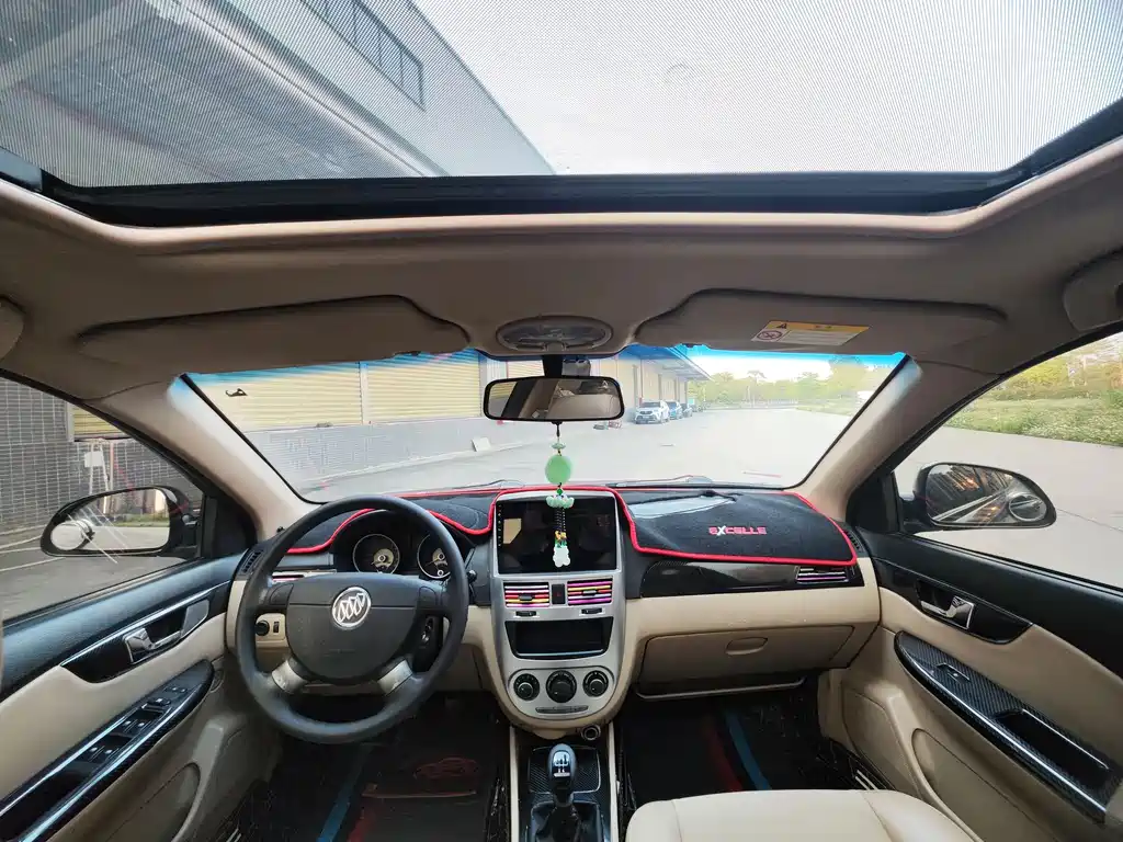 Buick Excelle 2015 — фото 13