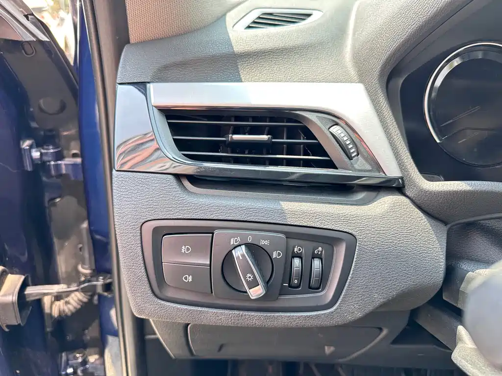 BMW X1 2019 — фото 18