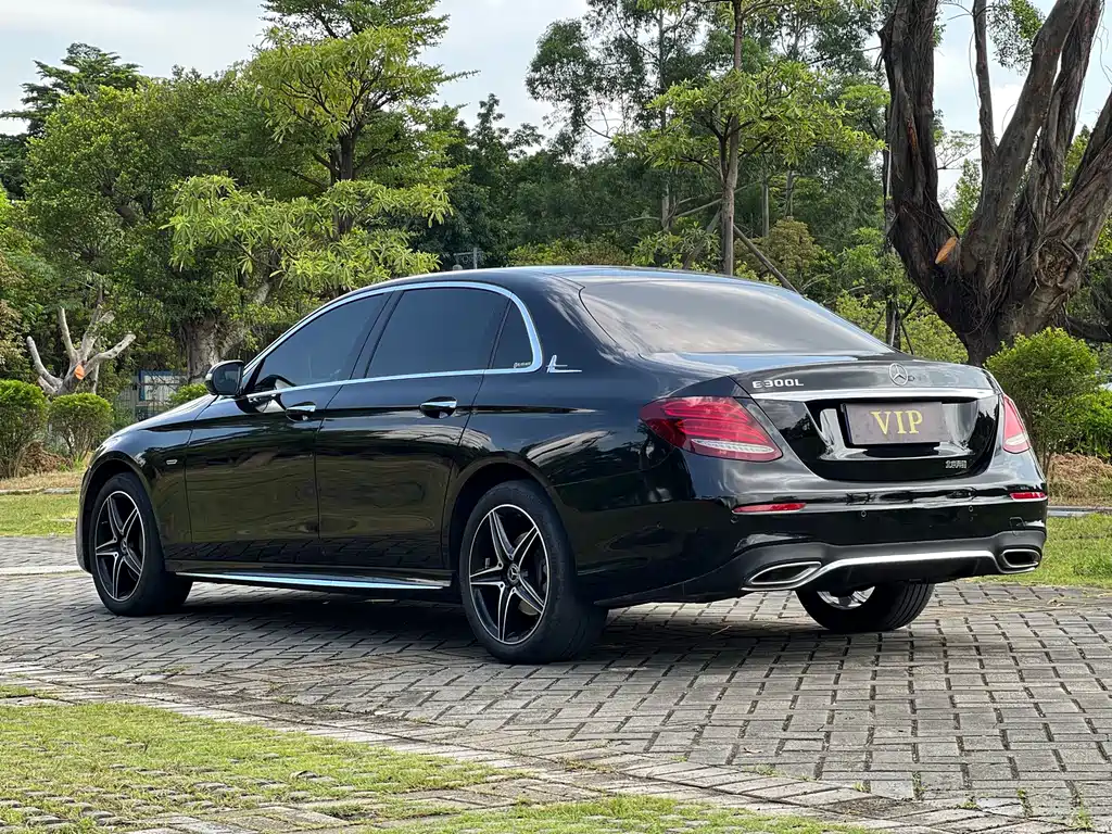 Mercedes-Benz E-Class 2020 — фото 16