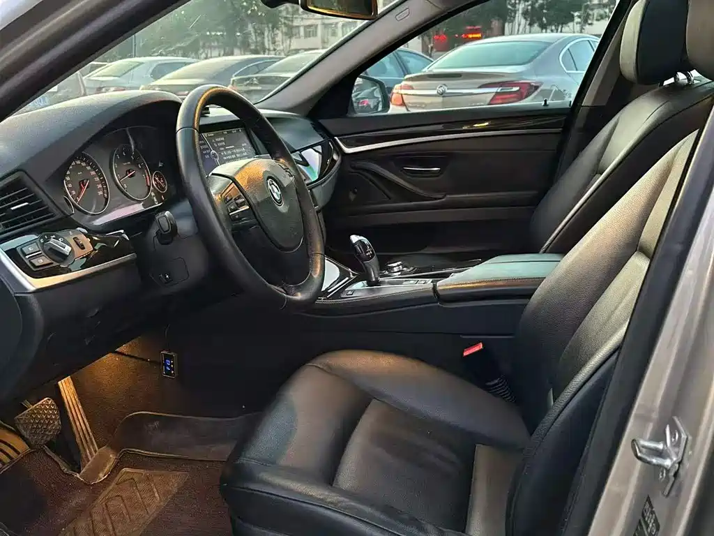 BMW 5 Series 2011