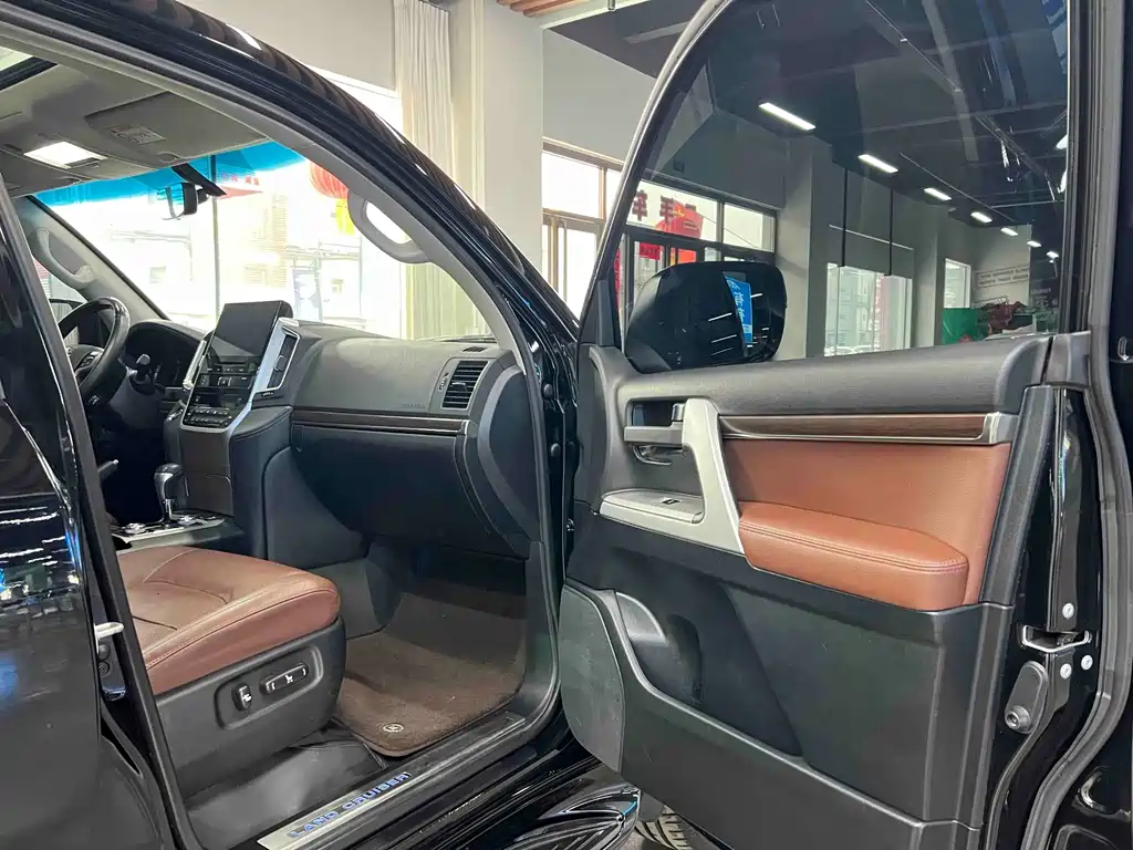 Toyota Land Cruiser 2019 — фото 9