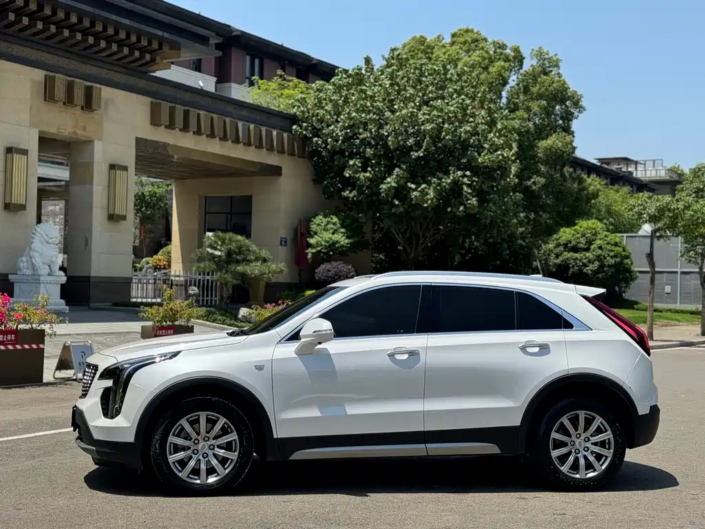 Cadillac XT4 2021 — фото 13