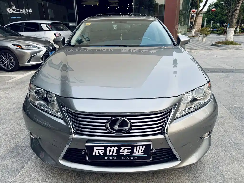 Lexus ES 2015 — фото 8