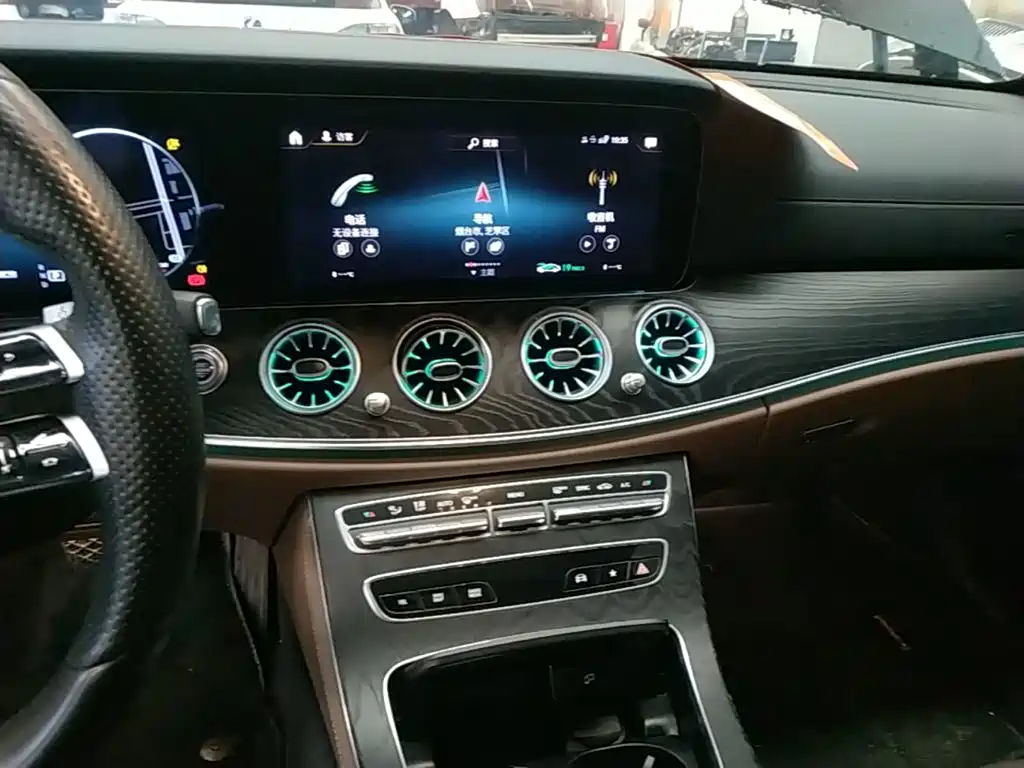Mercedes-Benz E-Class 2021 — фото 13