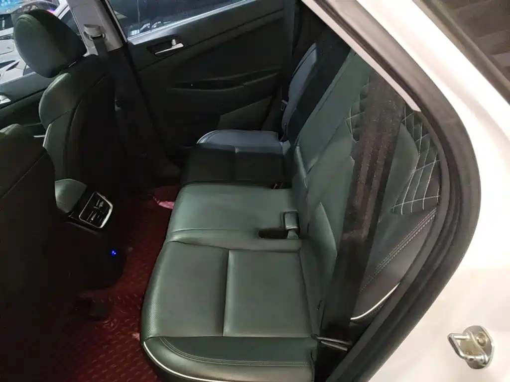 Hyundai Tucson 2020 — фото 17