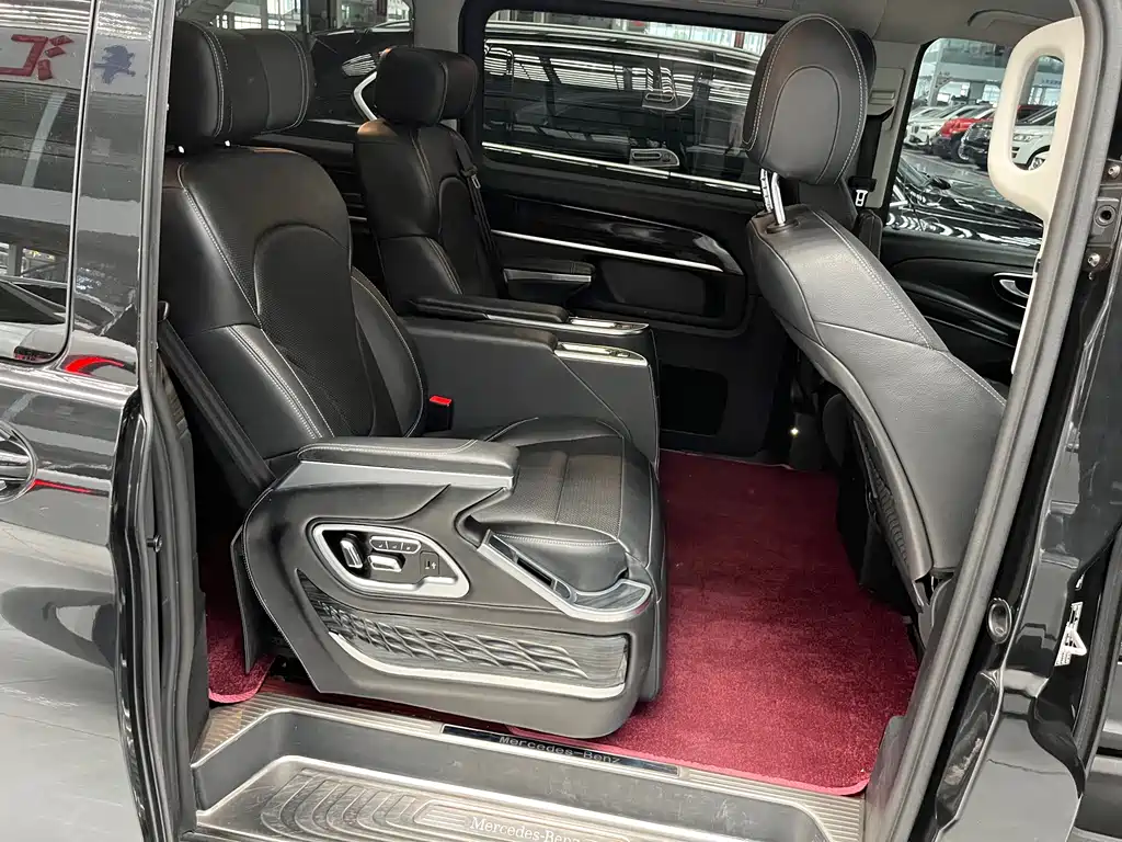 Mercedes-Benz V-Class 2018 — фото 8