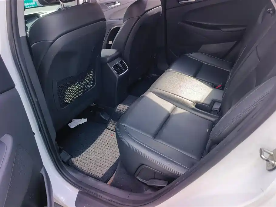 Hyundai Tucson 2017 — фото 11