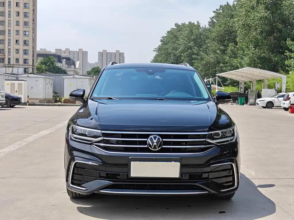 Volkswagen Tiguan L 2023 — фото 2
