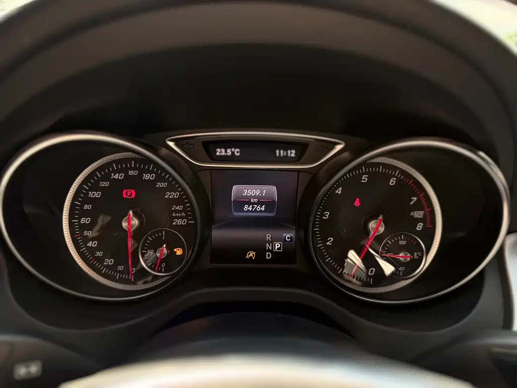 Mercedes-Benz CLA 2017 — фото 25