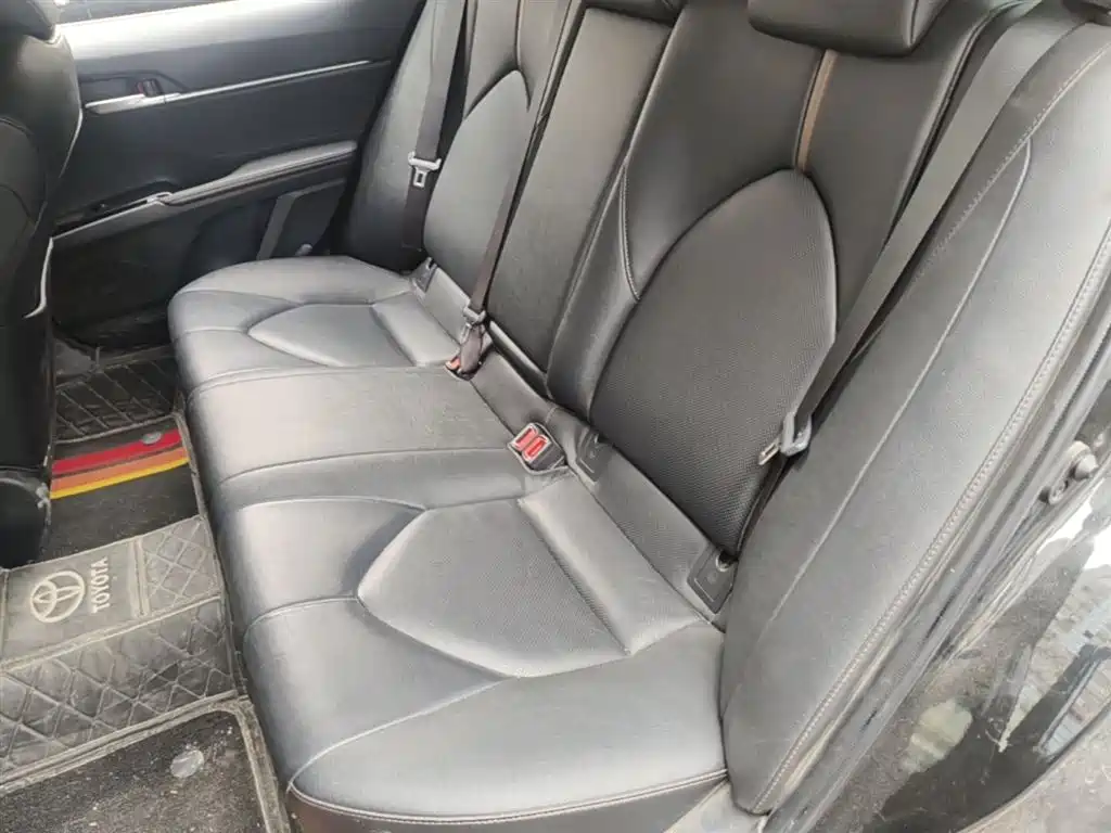 Toyota Camry 2020 — фото 17