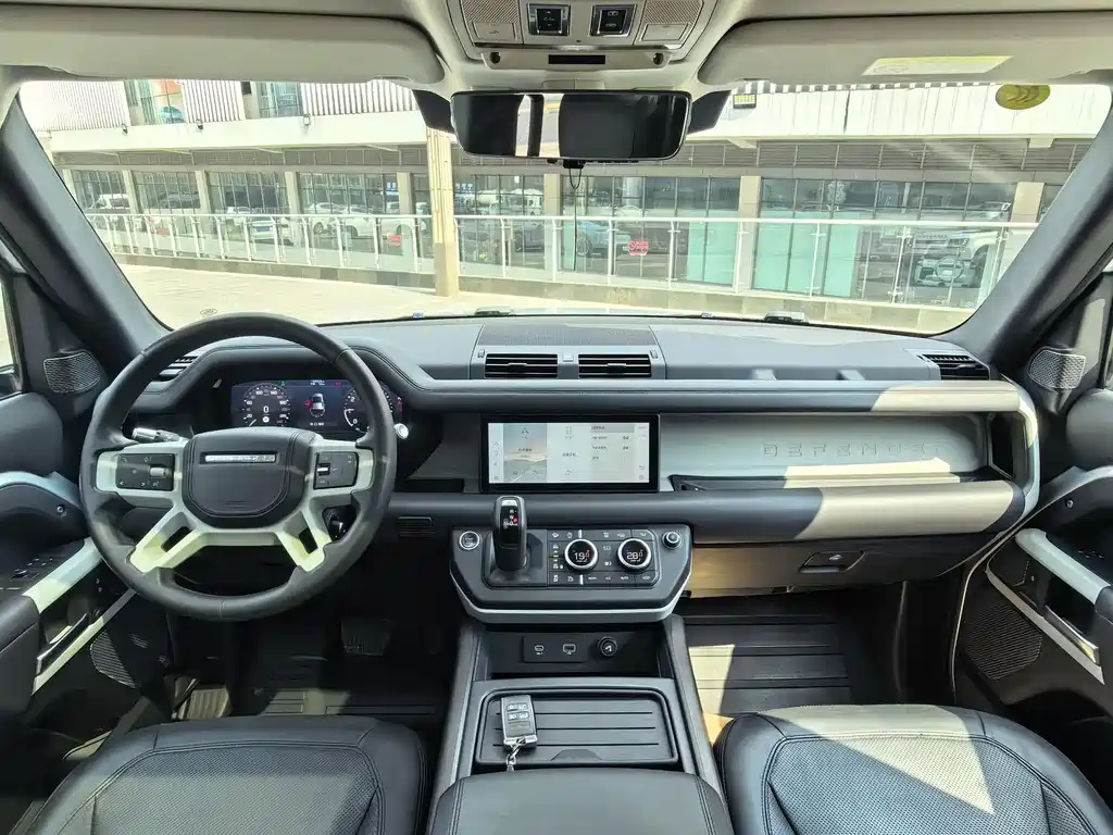 Land Rover Defender 2020 — фото 10
