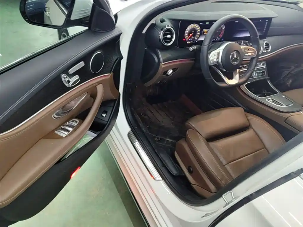 Mercedes-Benz E-Class 2020 — фото 16