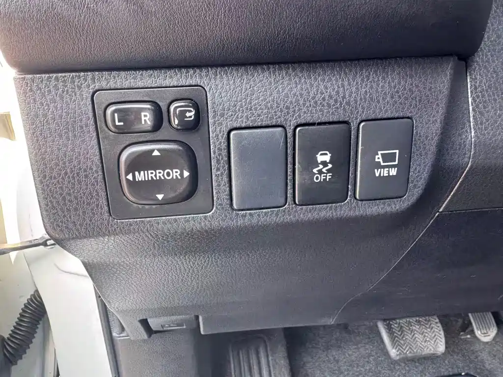 Toyota RAV4 2019 — фото 18