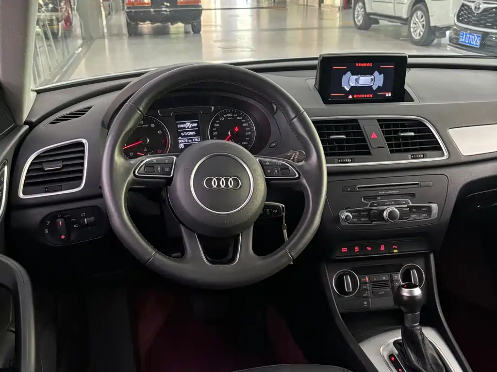 Audi Q3 2017 — фото 7