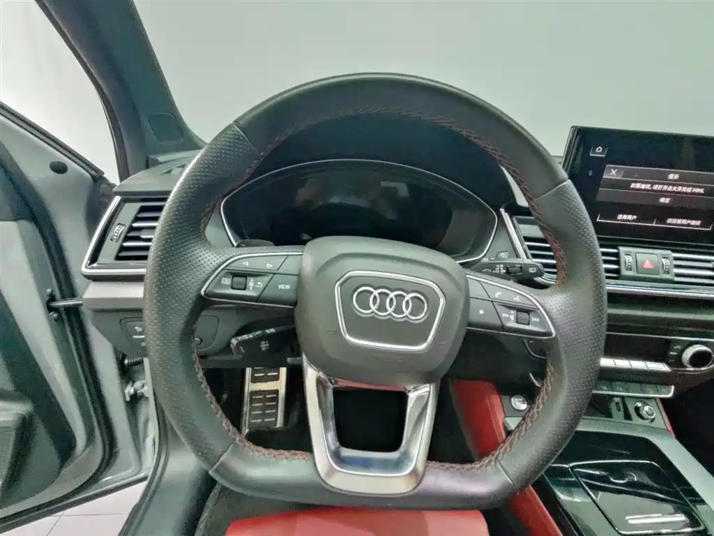Audi Q5L 2025 — фото 11