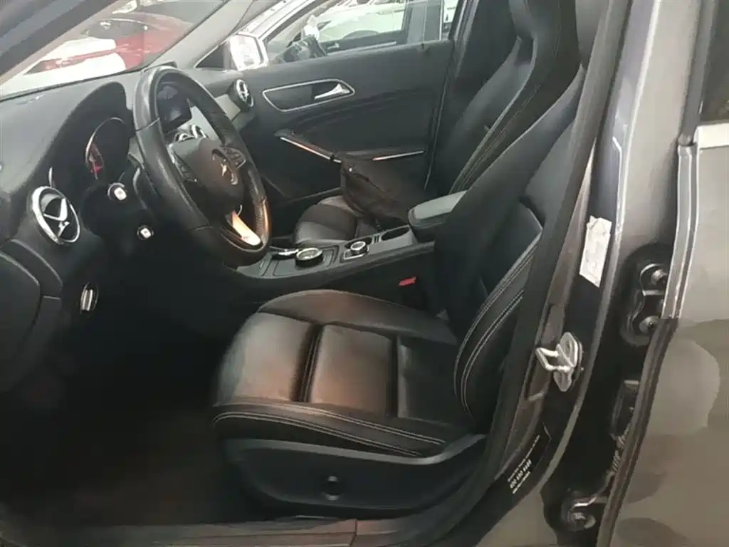 Mercedes-Benz GLA 2017 — фото 15