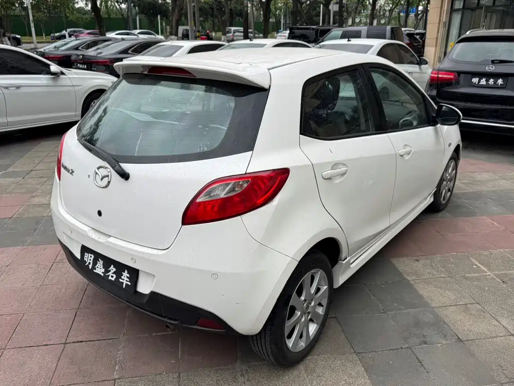 Mazda 2 2015 — фото 6