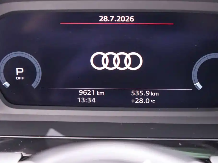 Audi A3 2023 — фото 15