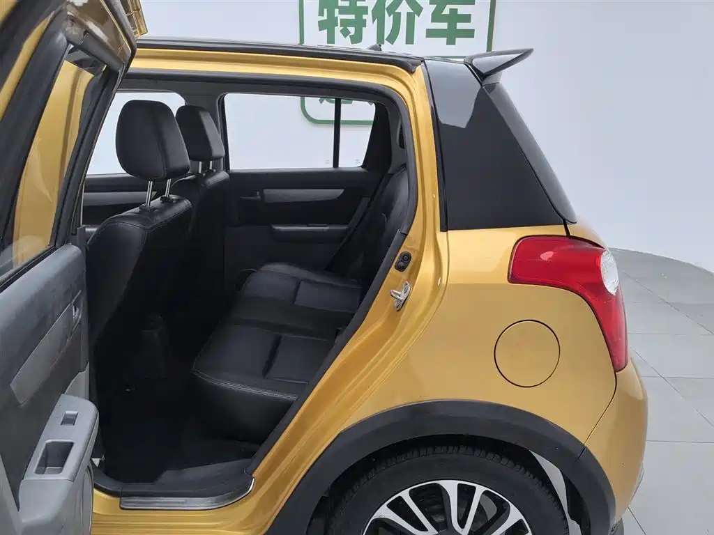 Suzuki Swift 2015 — фото 15