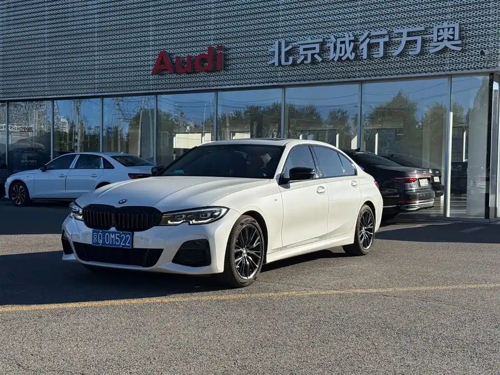 BMW 3 Series 2019 — фото 1