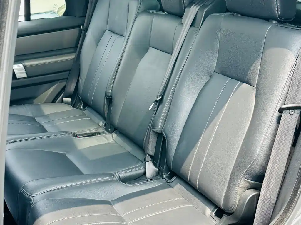 Land Rover Discovery 2016 — фото 19