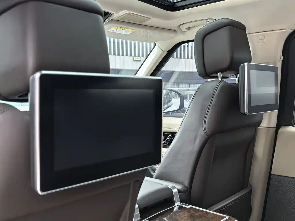 Land Rover Range Rover 2022 — фото 18