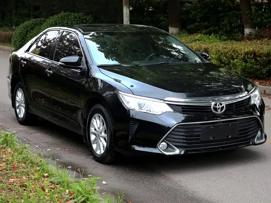 Toyota Camry 2017 — фото 3