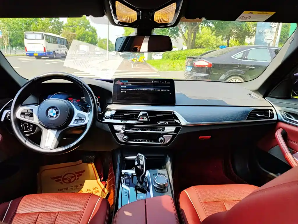 BMW 5 Series New Energy 2021 — фото 13