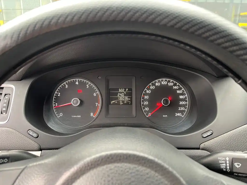 Volkswagen Sagitar 2013 — фото 8