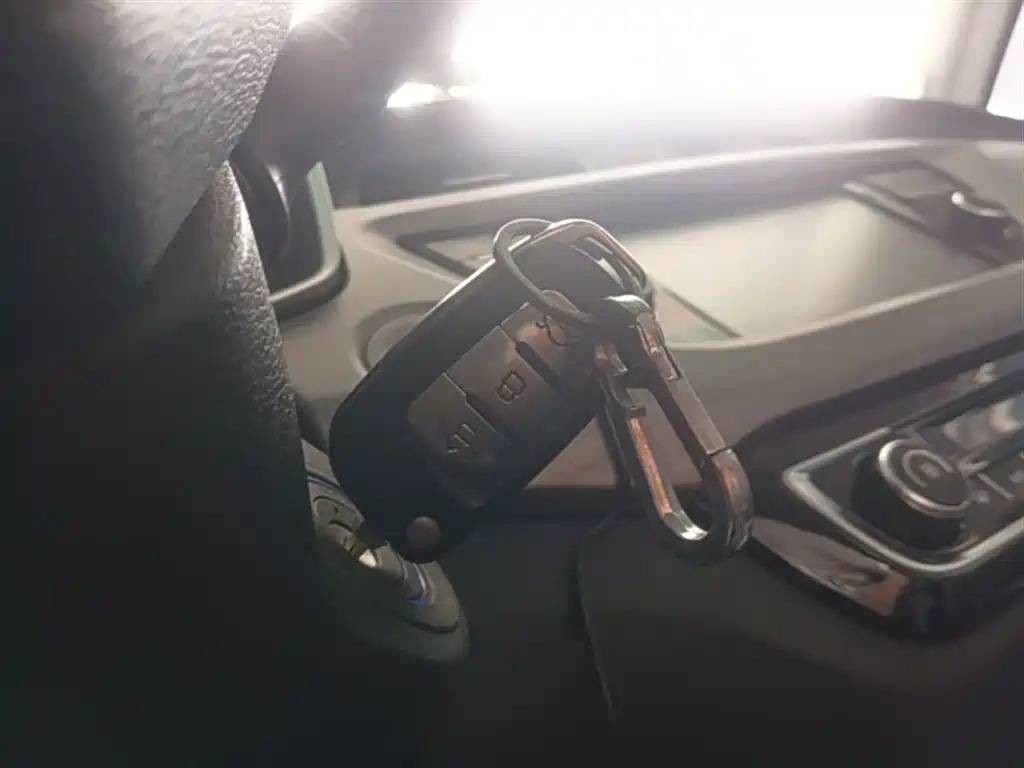 Geely Vision X3 2018 — фото 9
