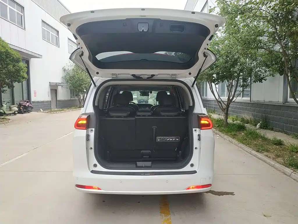 GAC Trumpchi M6 2023 — фото 15