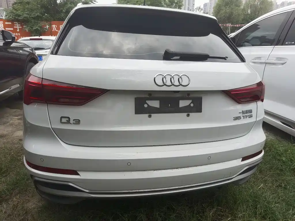 Audi Q3 2020 — фото 15