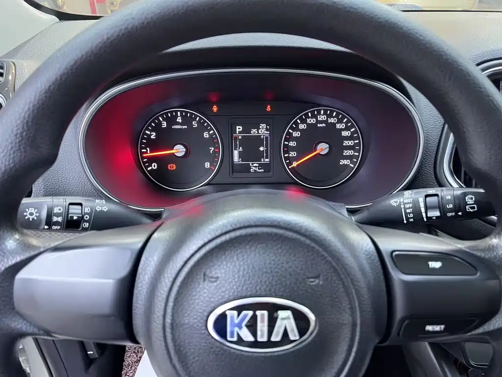 Kia KX3 2016 — фото 7