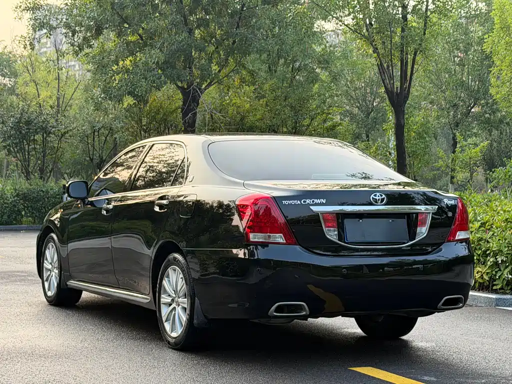 Toyota Crown 2012 — фото 4