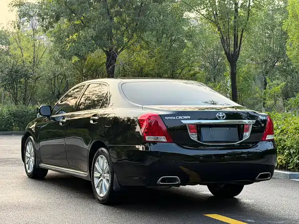 Toyota Crown 2012