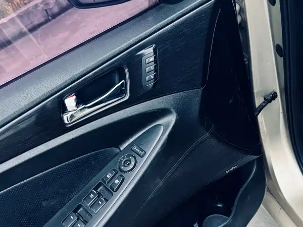 Hyundai Sonata 2011