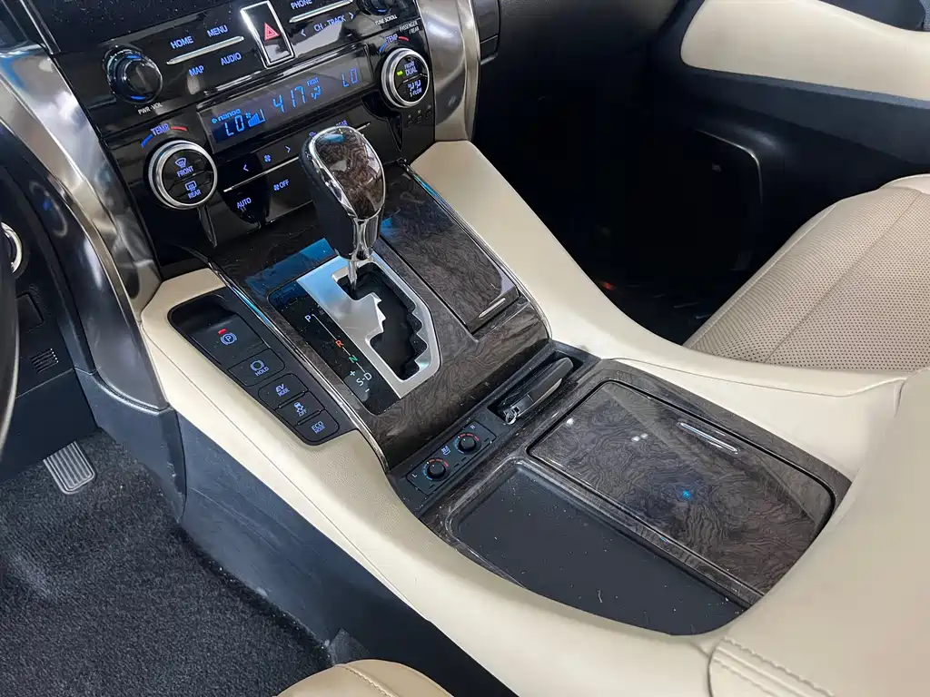 Toyota Alphard 2020 — фото 8