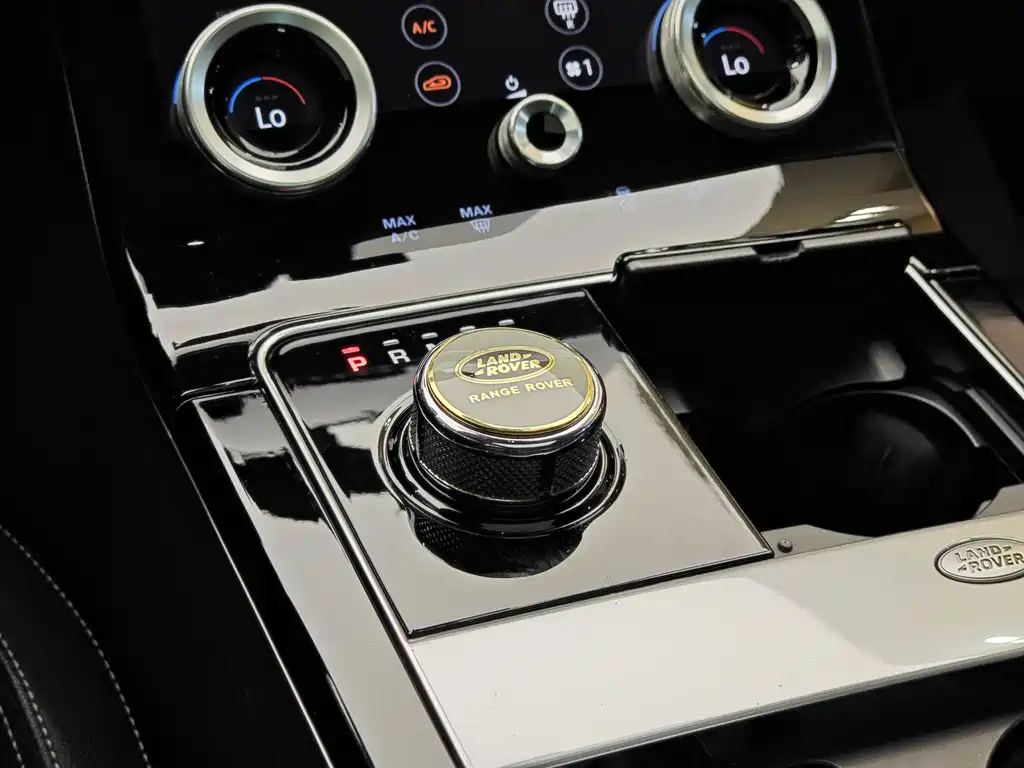 Land Rover Velar 2018 — фото 19