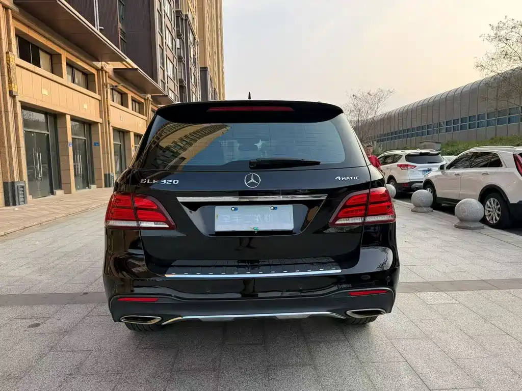 Mercedes-Benz GLE 2017 — фото 8
