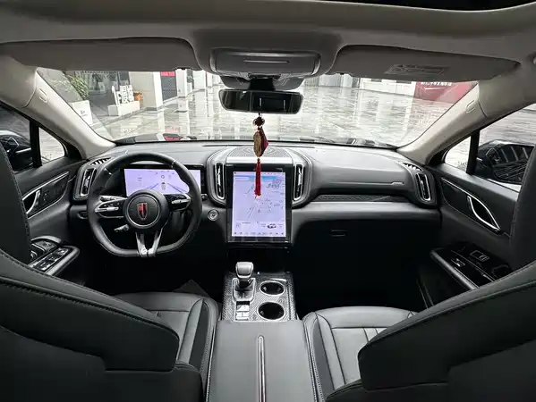 Hongqi HS3 2024