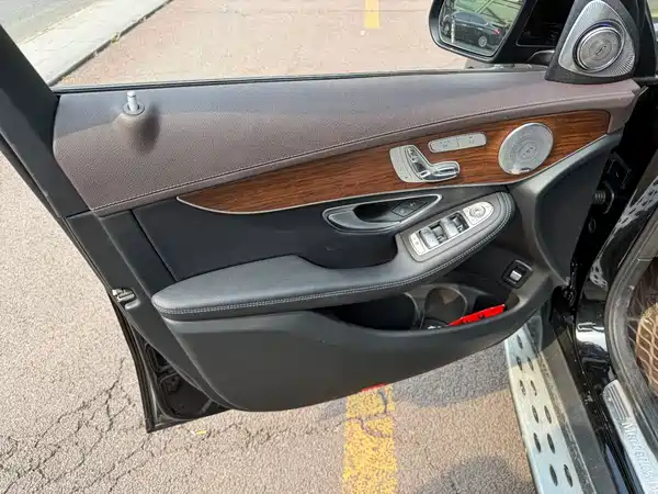 Mercedes-Benz GLC 2021