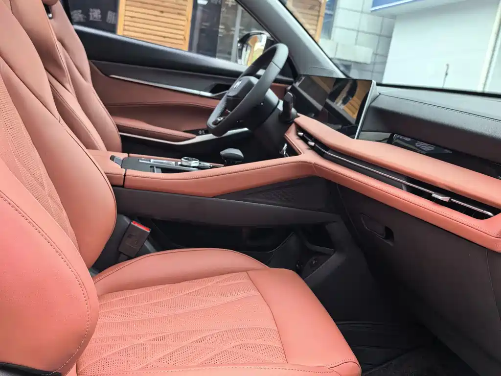 Changan CS75 PLUS 2025 — фото 15