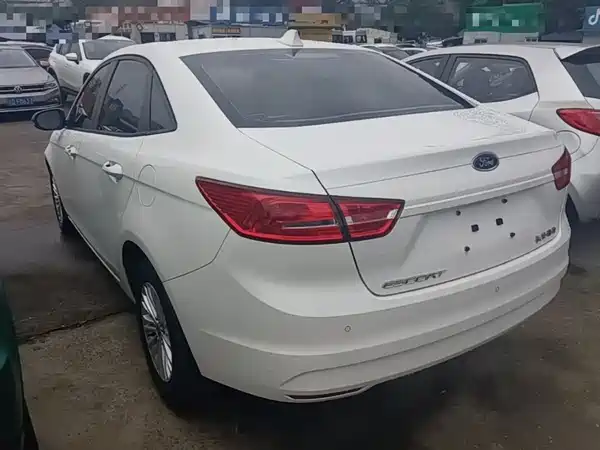 Ford Escort 2015
