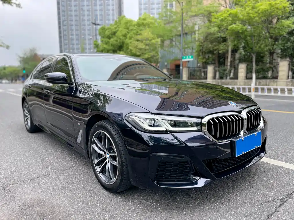 BMW 5 Series 2023 — фото 3