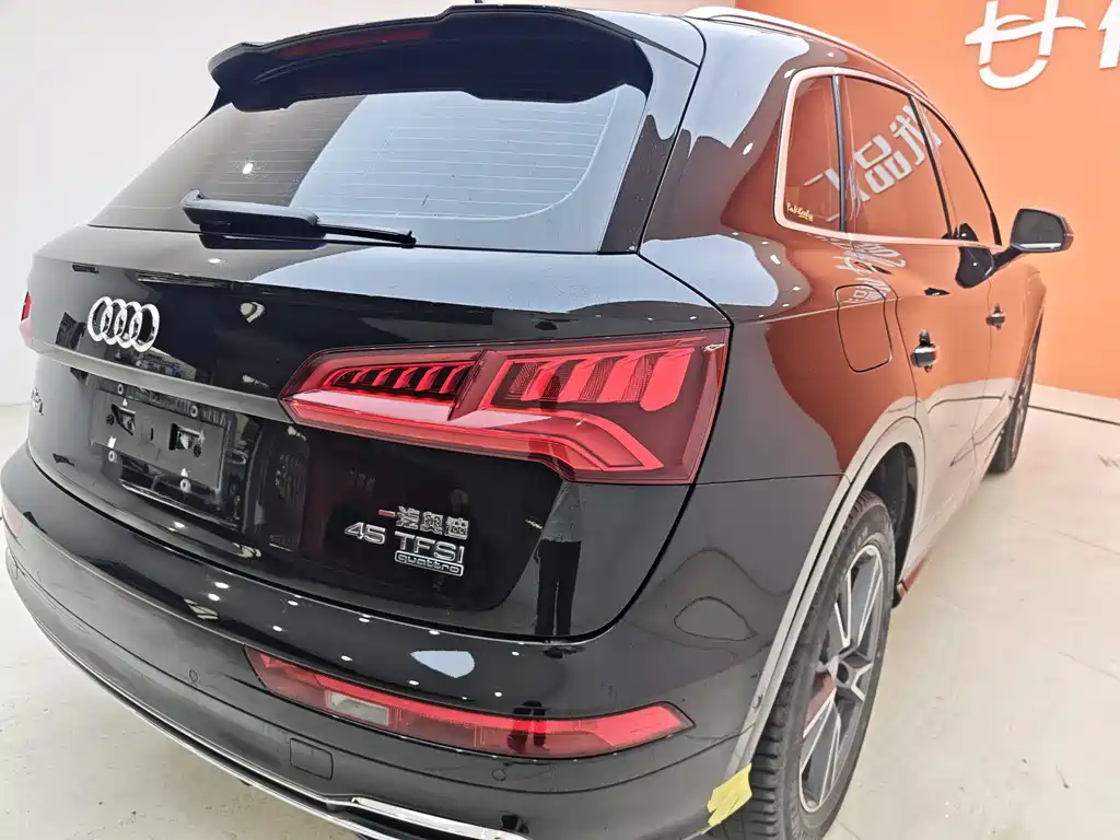 Audi Q5L 2021 — фото 20