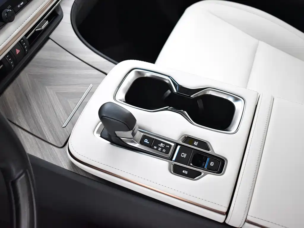 Lexus LM 2023 — фото 10