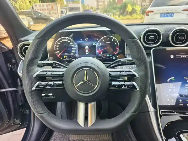 Mercedes-Benz C-Class 2022