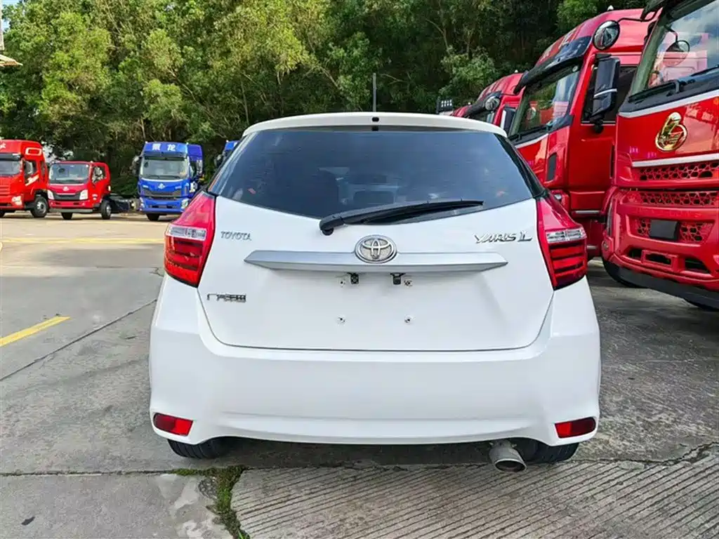 Toyota Yaris L 2018 — фото 13