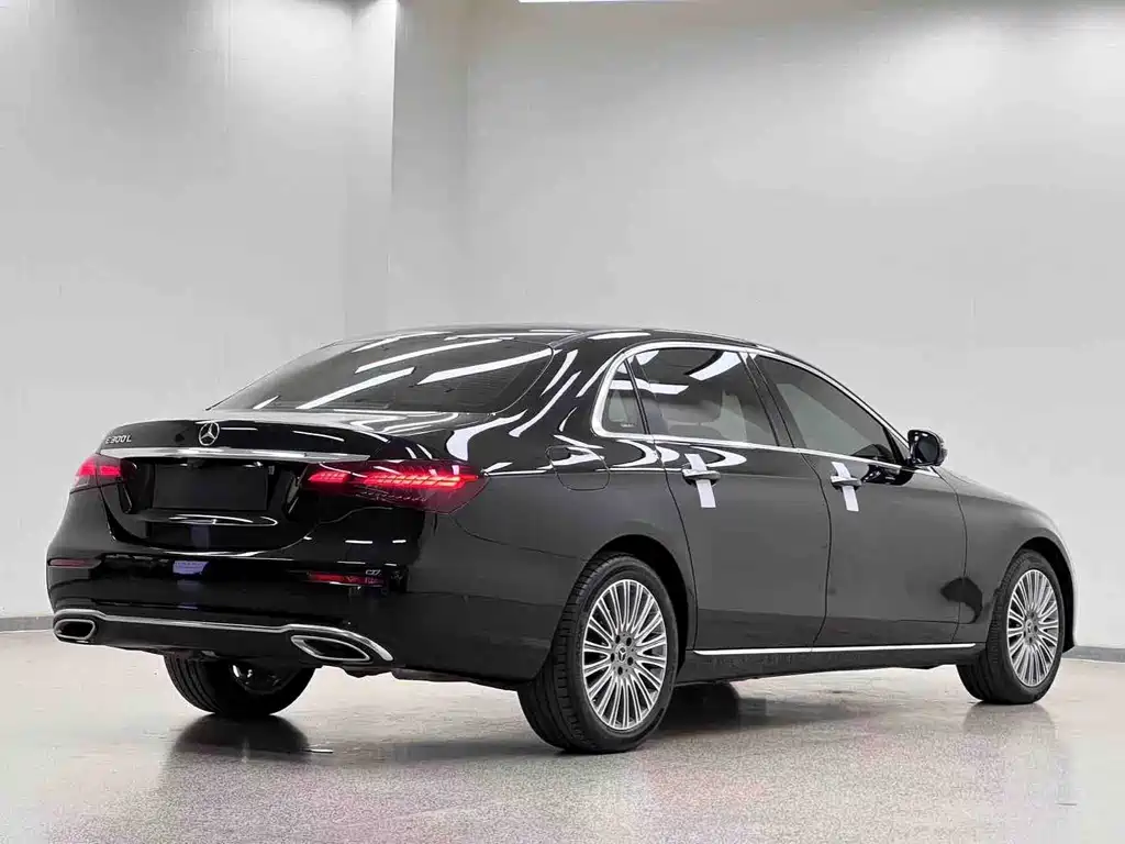 Mercedes-Benz E-Class 2020 — фото 27